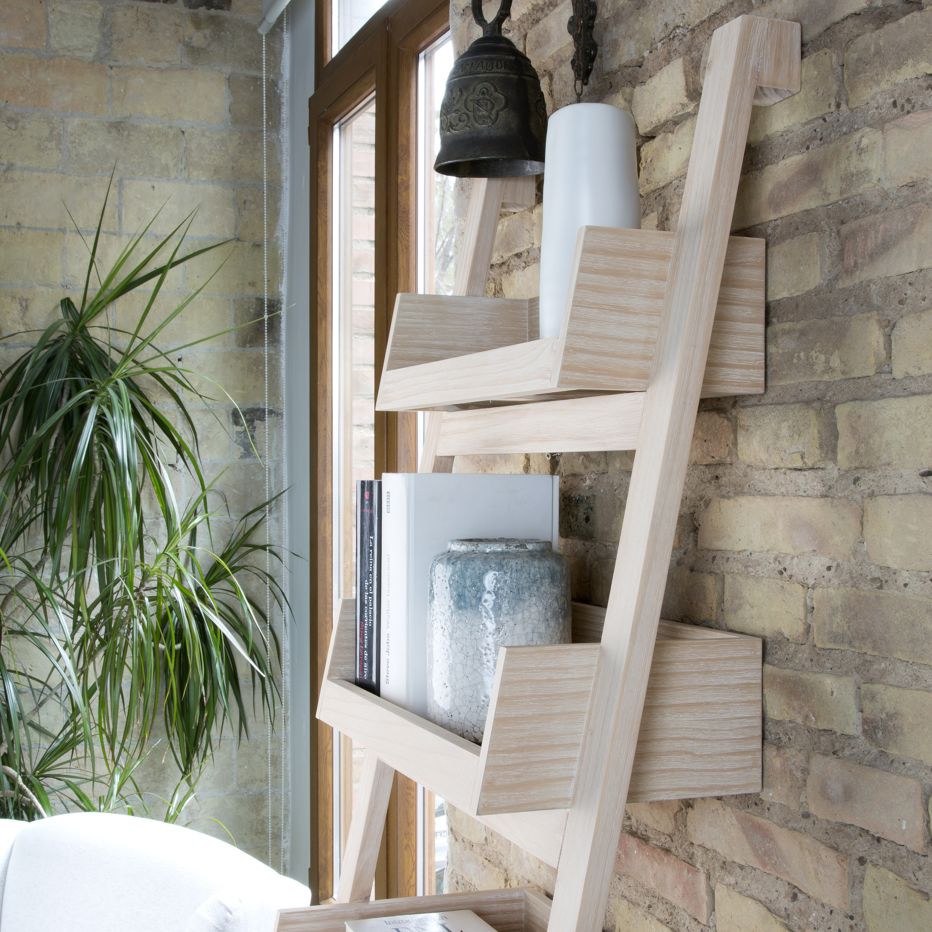 Bassay estantería escalera de madera lacada en blanco