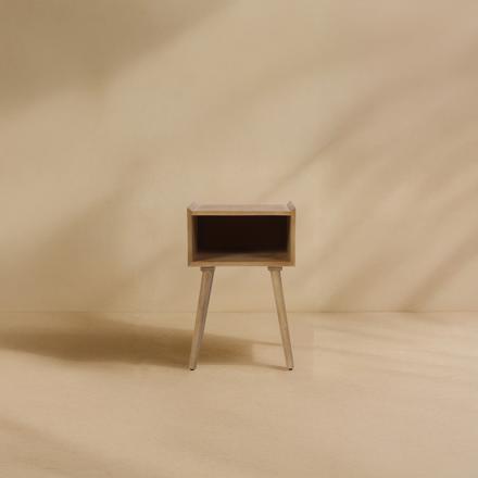 Malika mesita de noche de madera maciza de mango