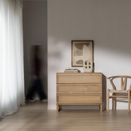 Olivia cómoda de madera maciza de araucaria